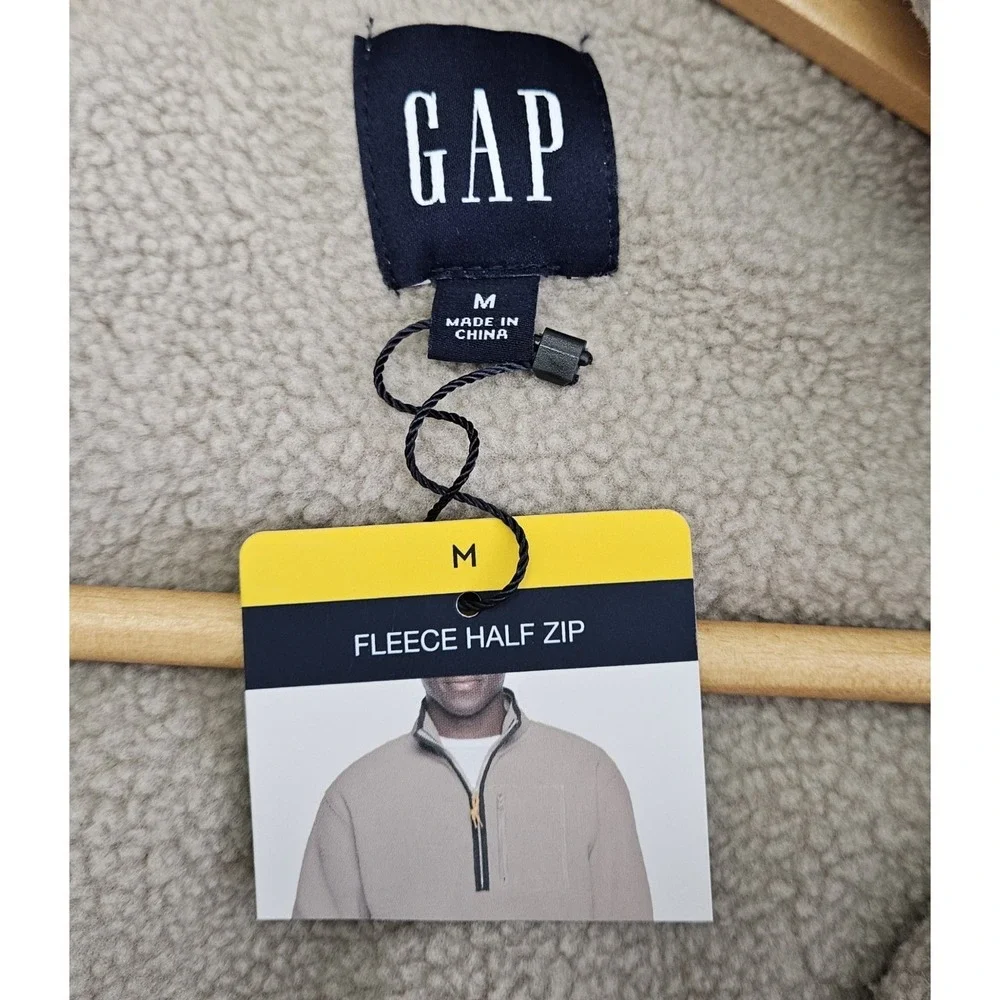 *NEW w/Tags GAP Men's Size Medium Half Zip Fleece Pullover Beige/Quail Pockets - Picture 4 of 8